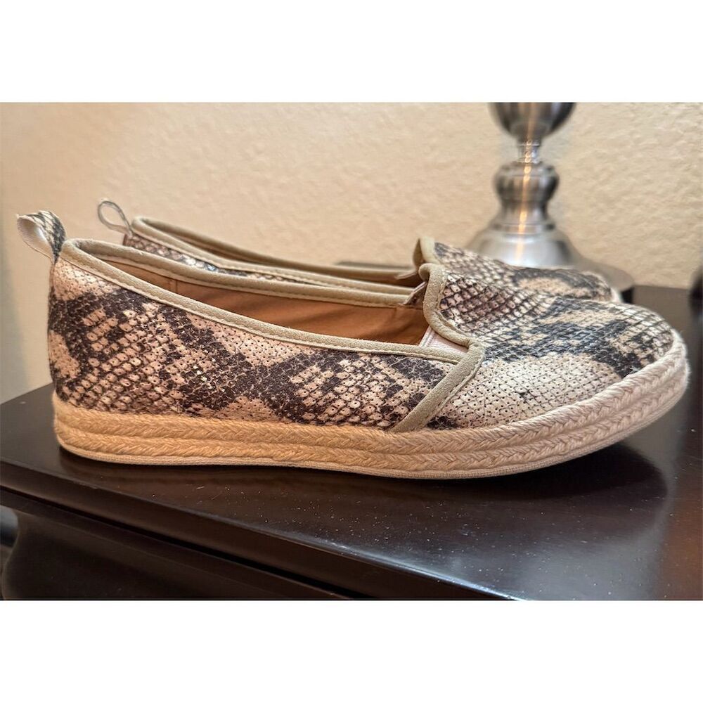Clarks Women's Snake Print Slip-On Espadrille Loafers Size 7 1/2